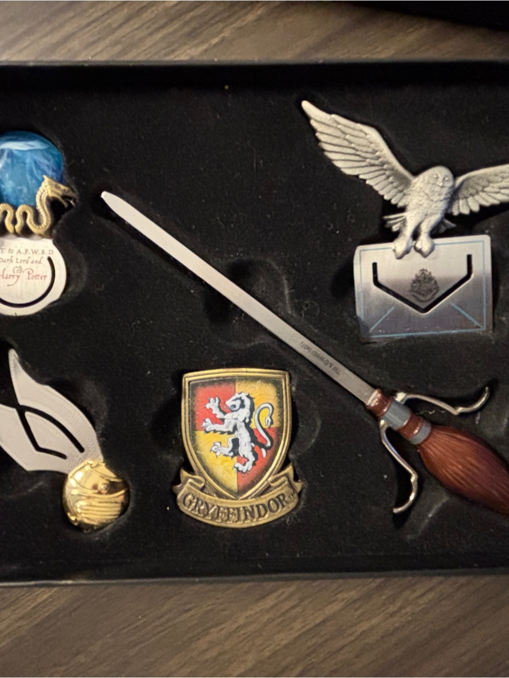 Warner Bros. Gryffindor Crest Pin & Wand Set - Red, Gold, Brown, Silver